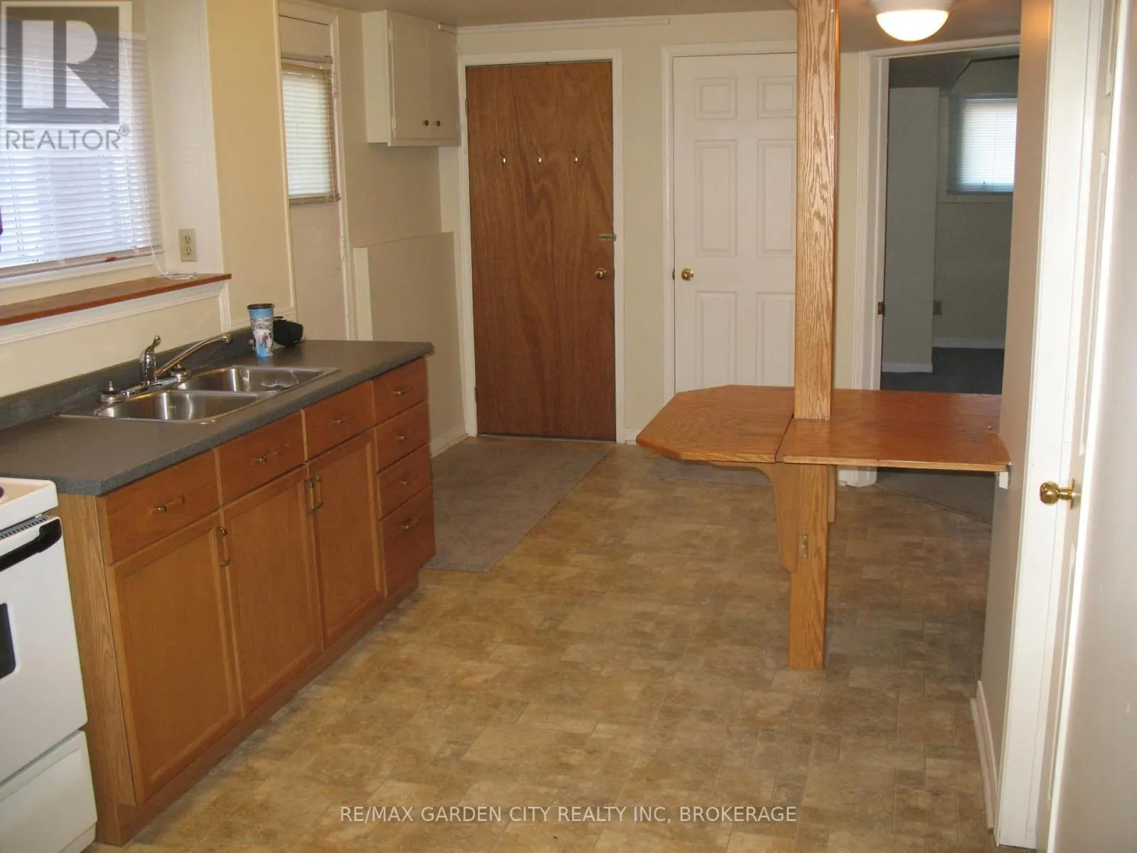 4549 CARRIAGE ROAD