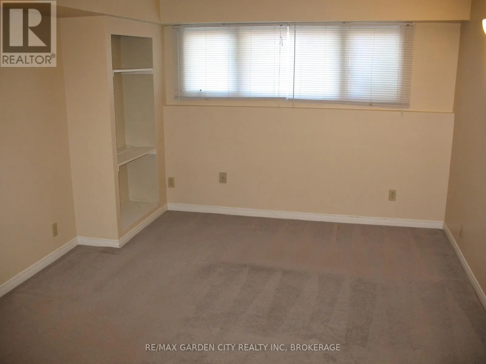 4549 CARRIAGE ROAD