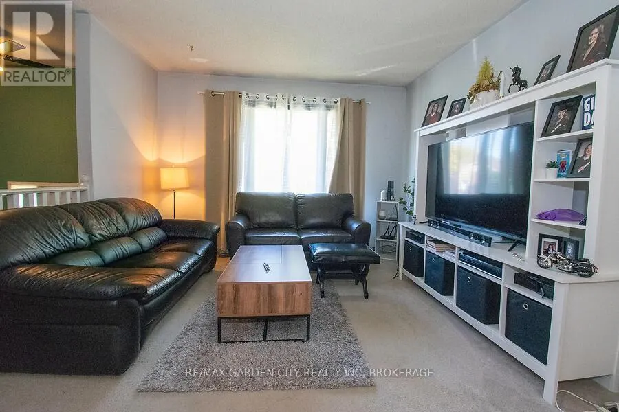 4549 CARRIAGE ROAD