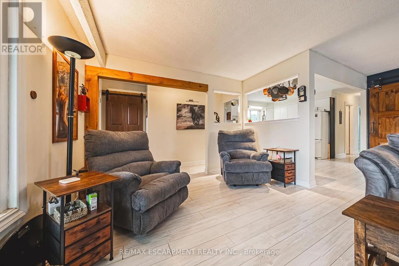 44 BILLINGTON CRESCENT