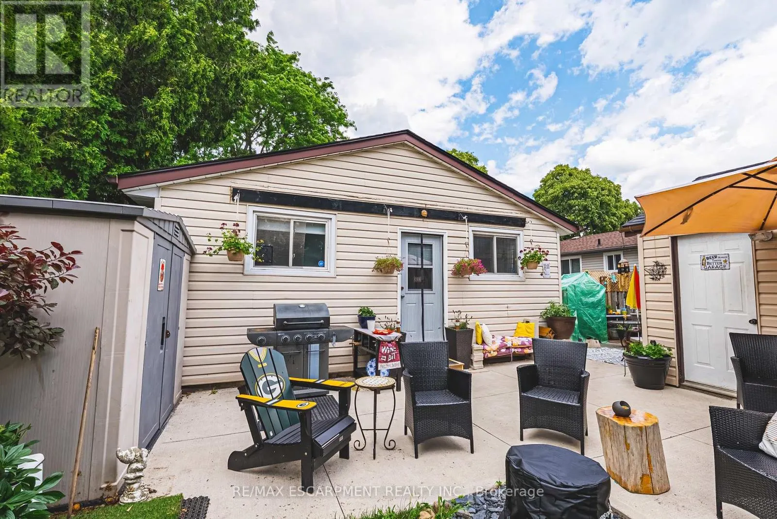 44 BILLINGTON CRESCENT