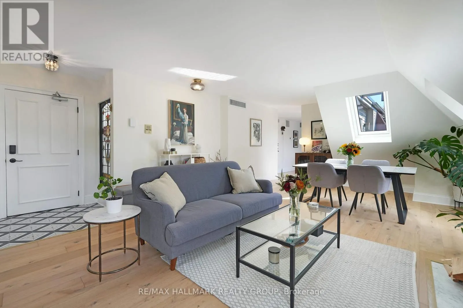 5 - 274 DALY AVENUE