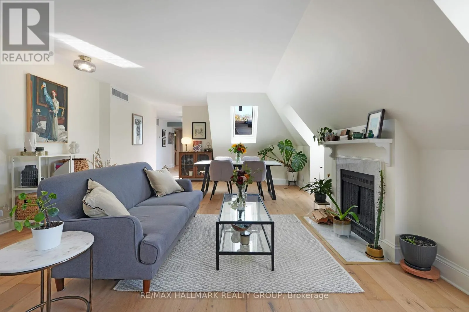 5 - 274 DALY AVENUE