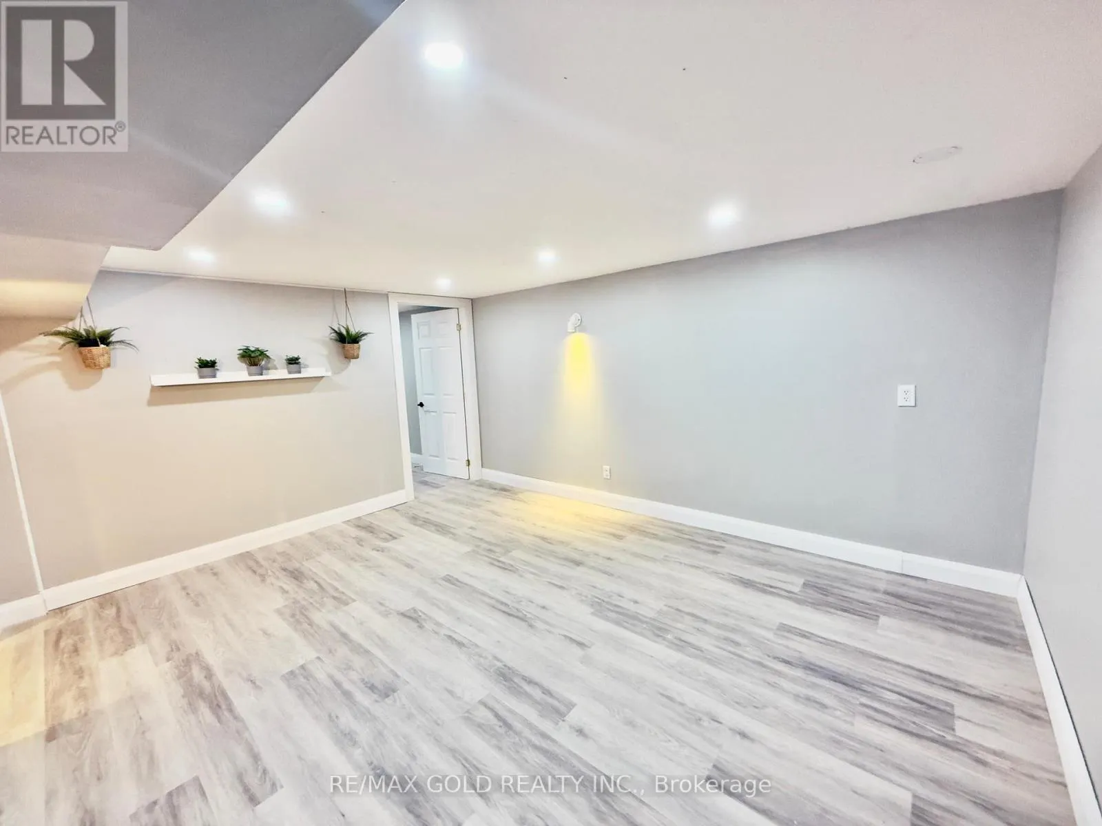 LOWER - 156 MOOREGATE CRESCENT