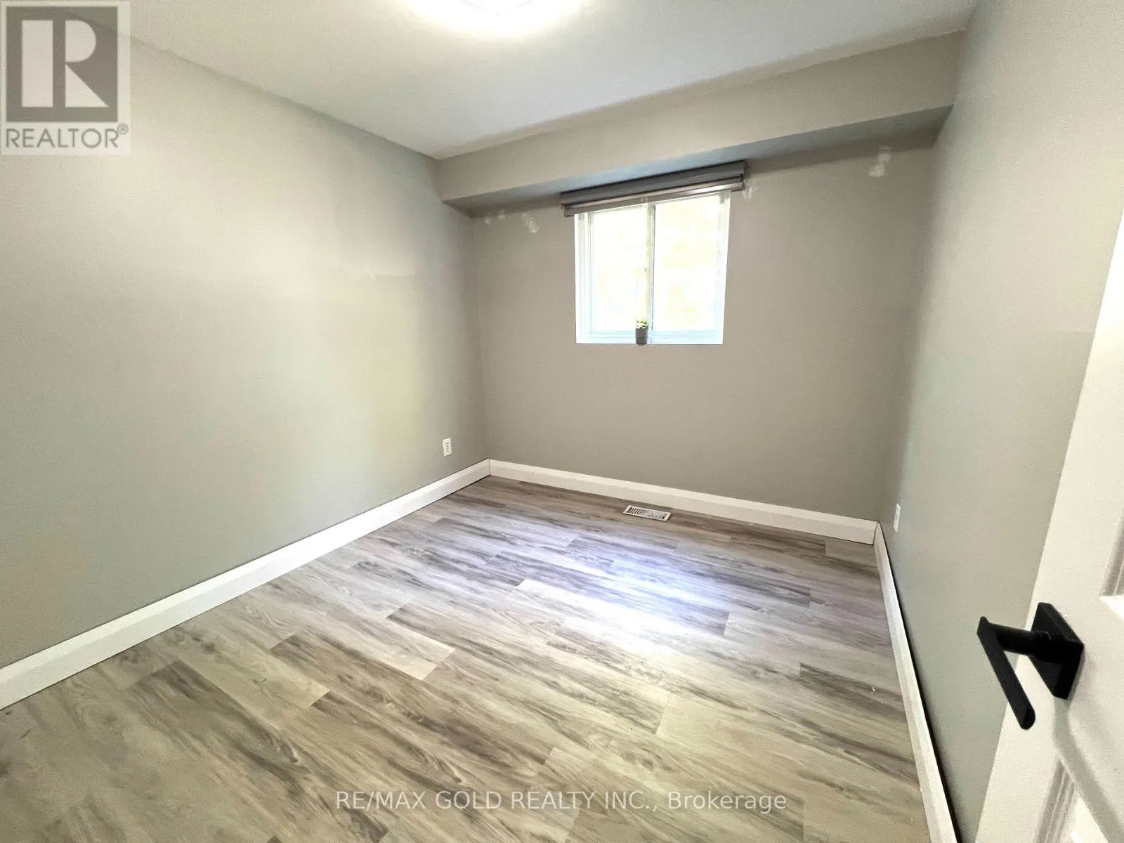 LOWER - 156 MOOREGATE CRESCENT
