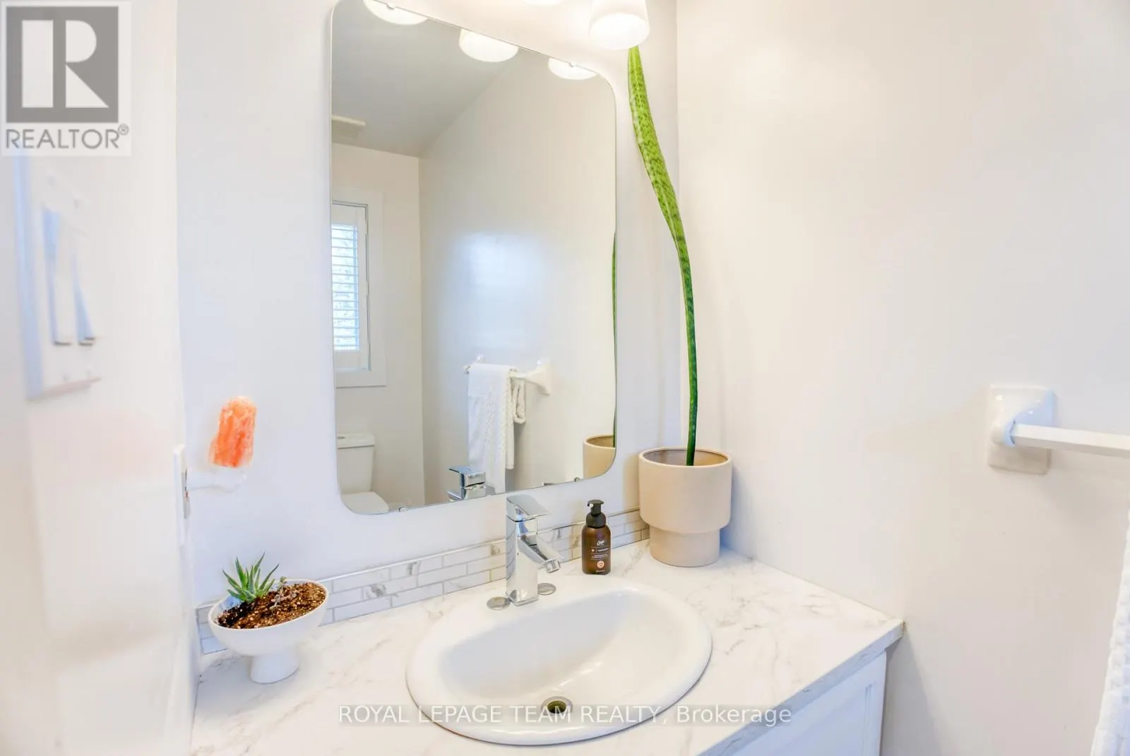 3 SPRINGTREE PLACE