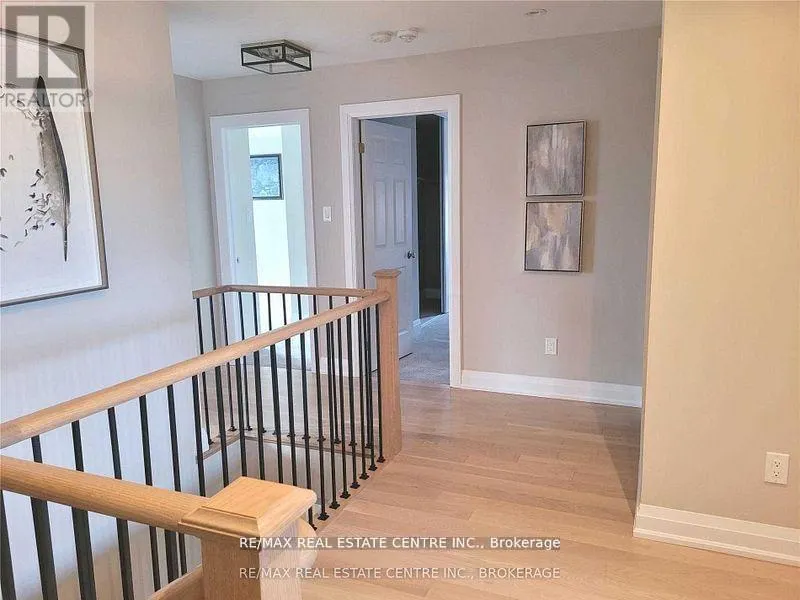 23 BARLOW PLACE