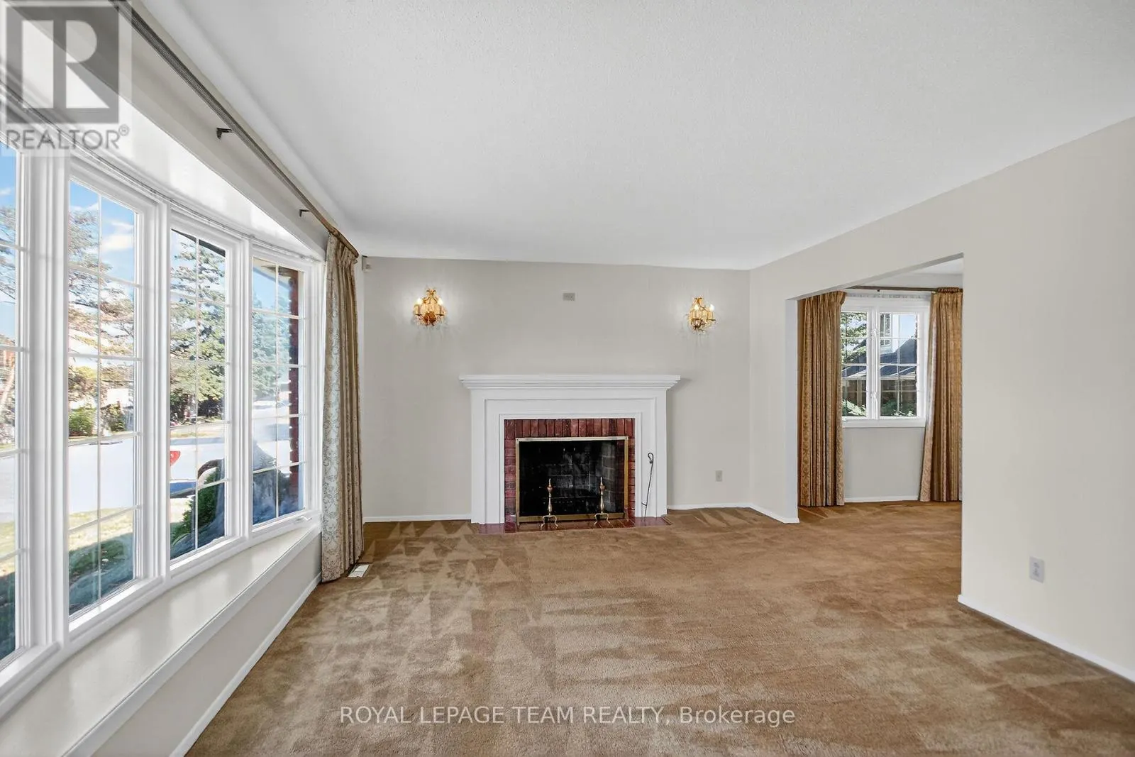 1900 SOUTHAMPTON COURT