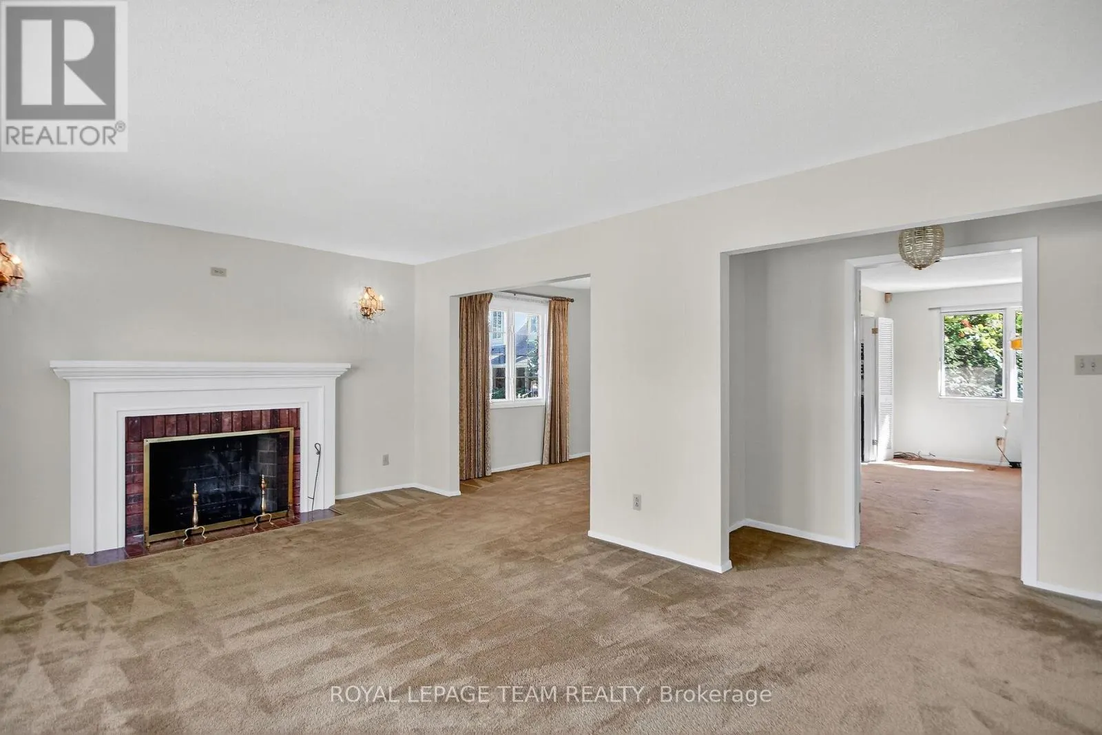 1900 SOUTHAMPTON COURT