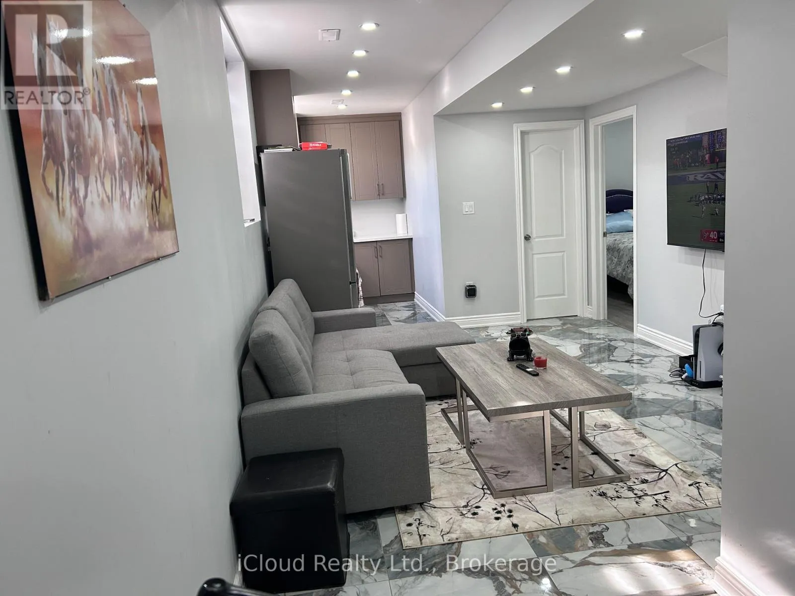 901 TARTAN COURT