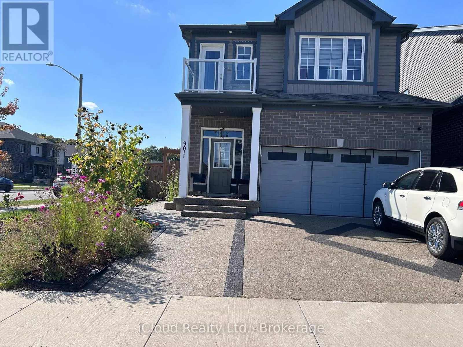 901 TARTAN COURT