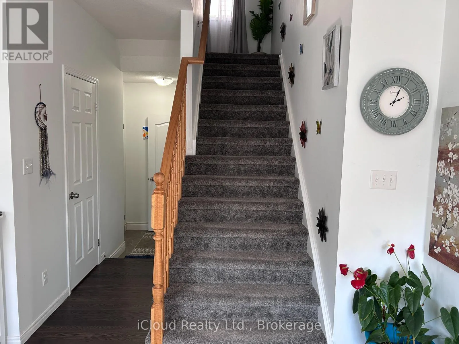 901 TARTAN COURT