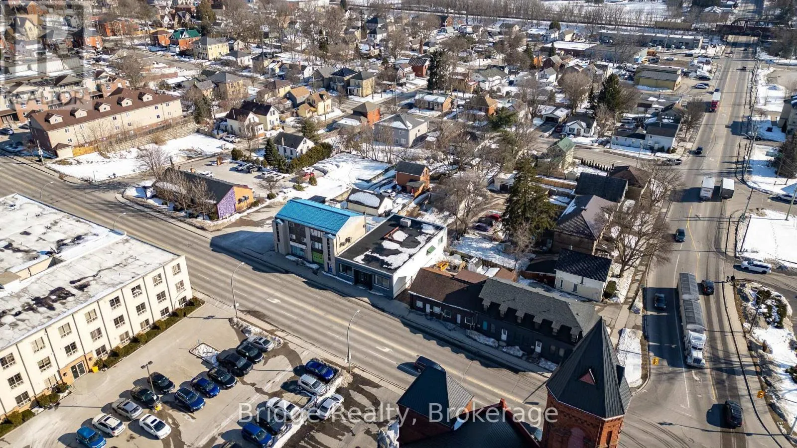 290 DUNDAS STREET
