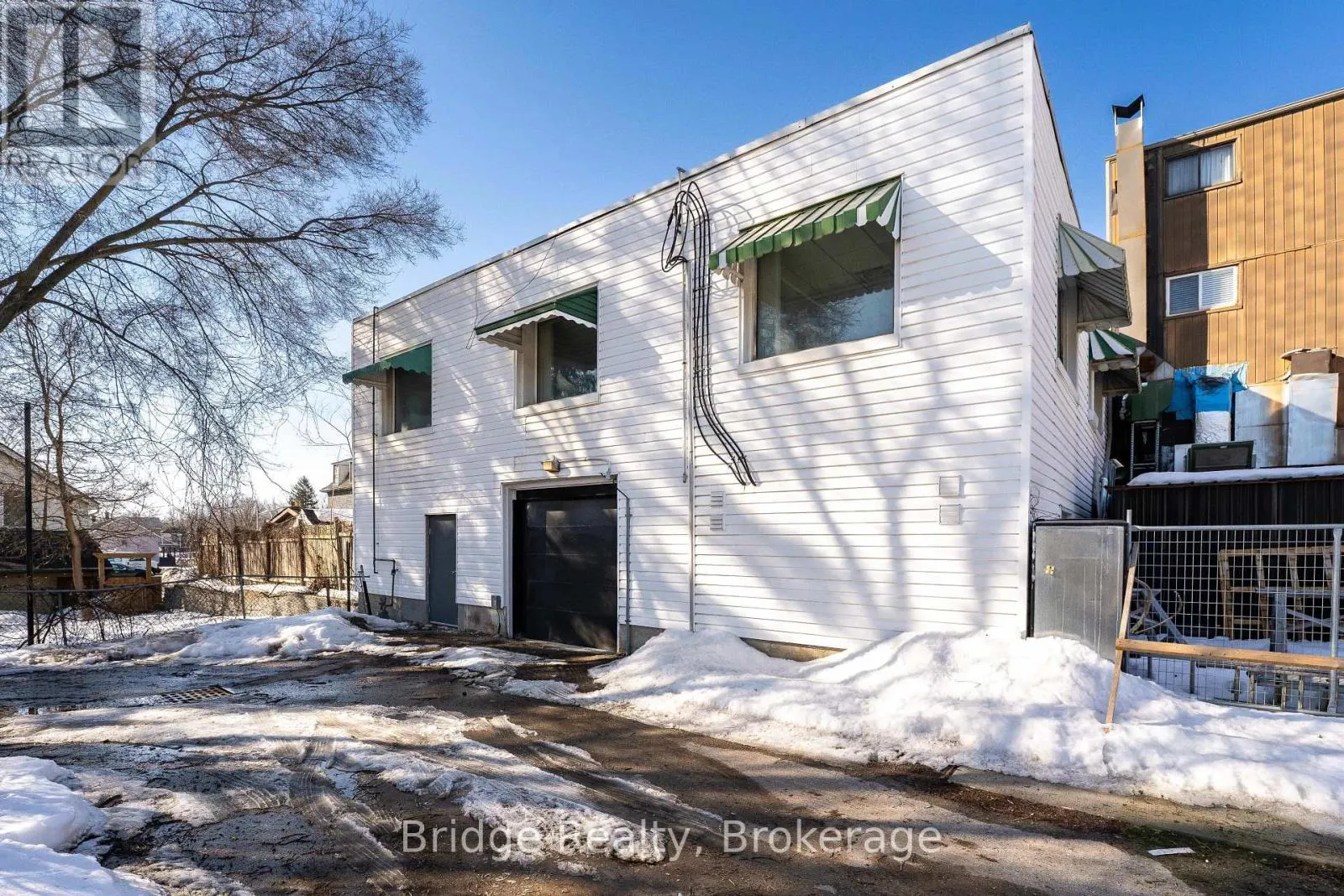 290 DUNDAS STREET