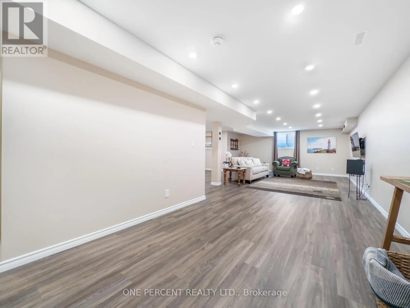 88 ESSEX DRIVE