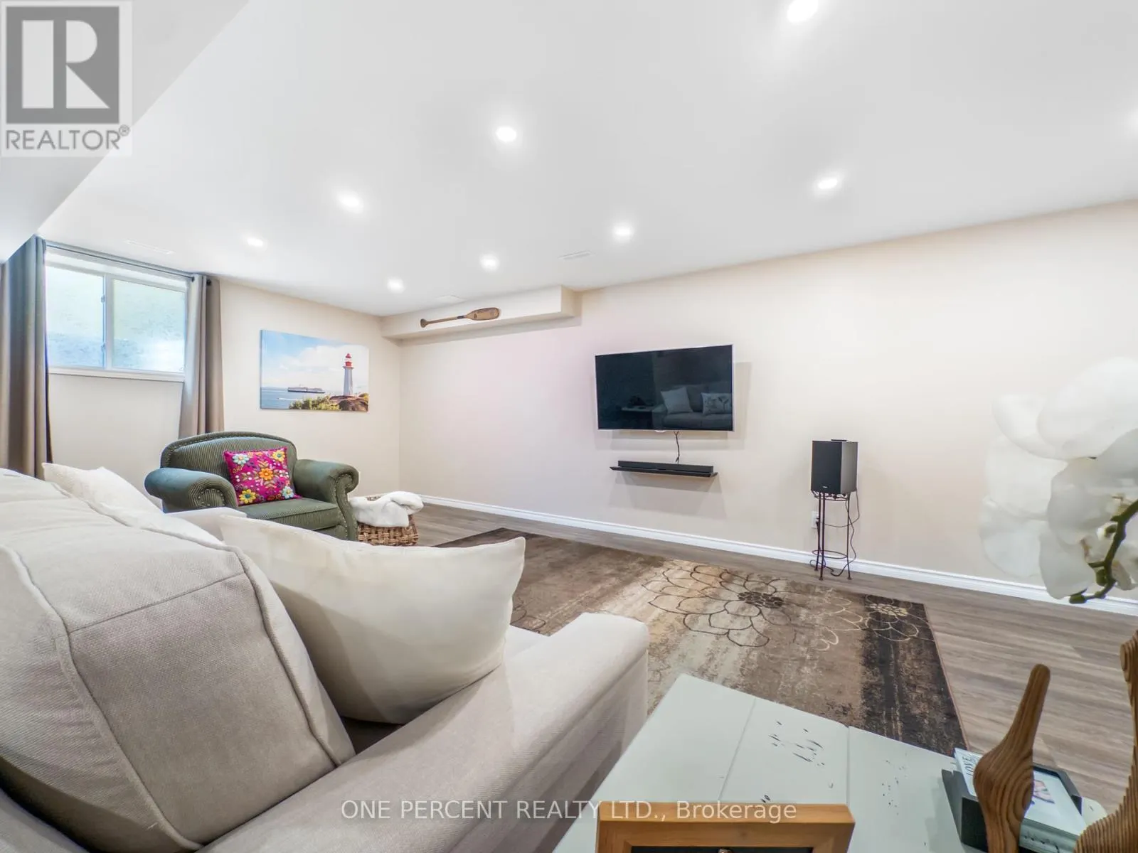 88 ESSEX DRIVE