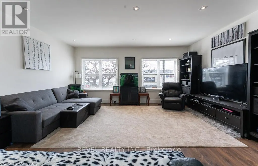 1441 MAIN STREET E
