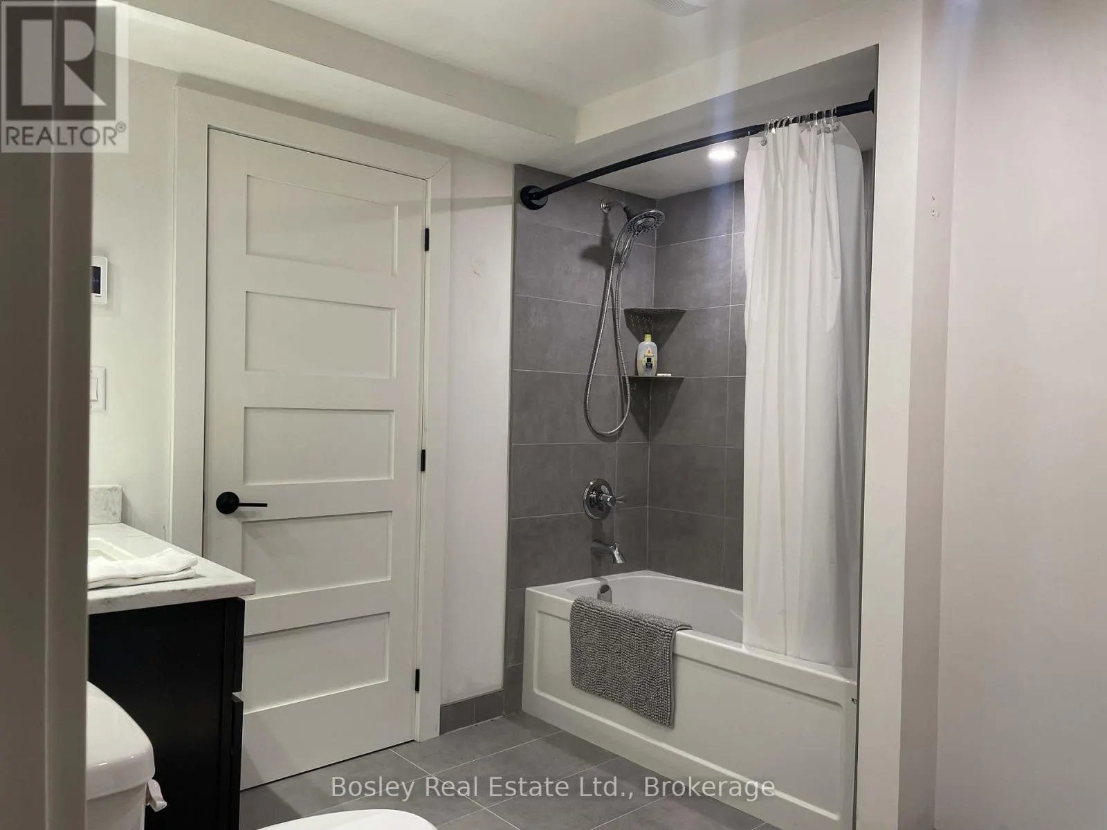 17 - 58 ALICE STREET, #17