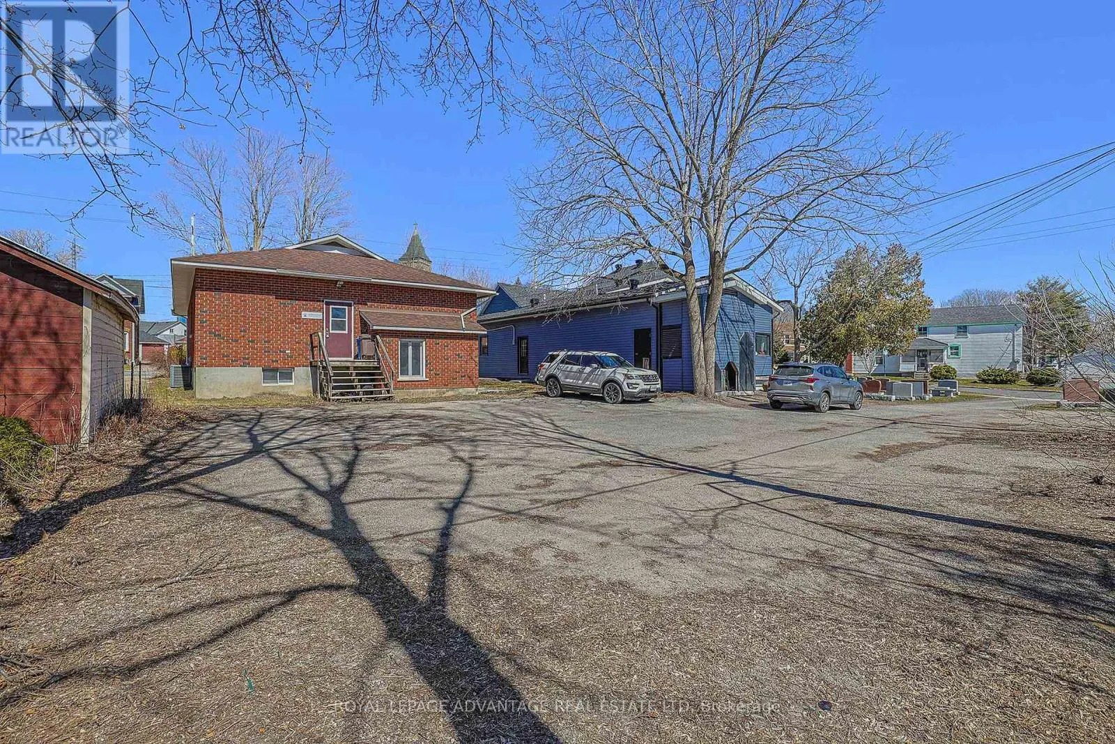 37 WILLIAM STREET E