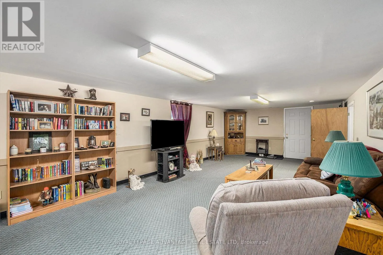 37 WILLIAM STREET E