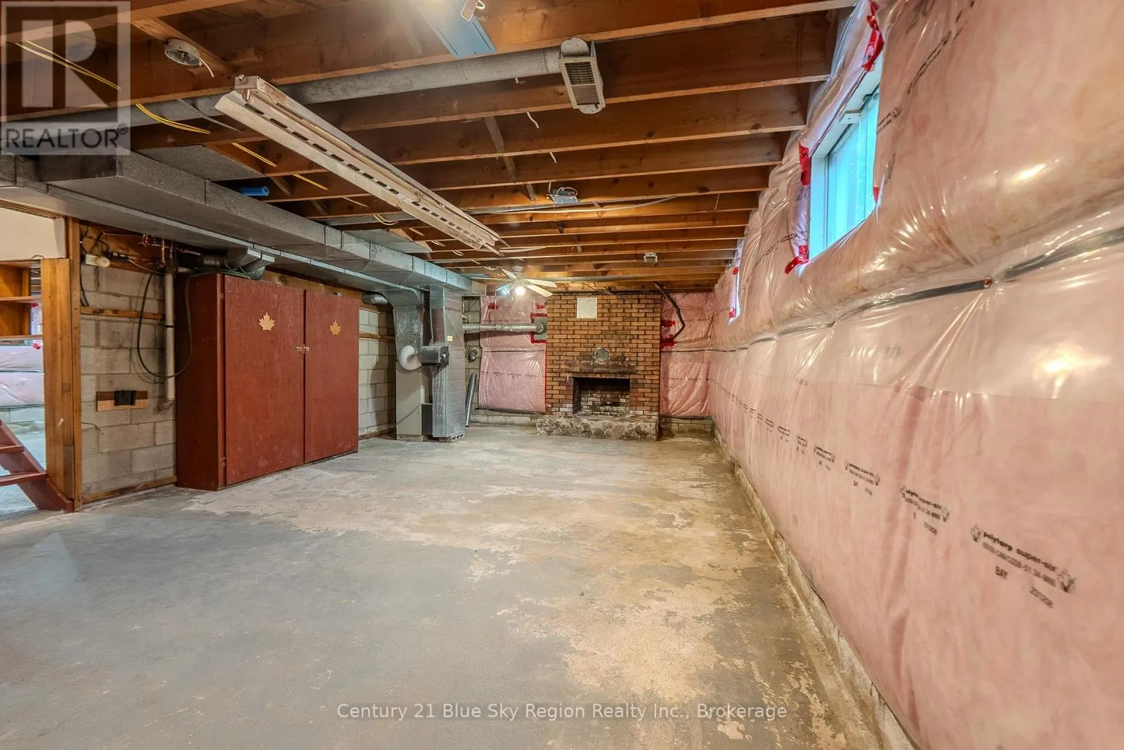 444 LANSDOWNE STREET E
