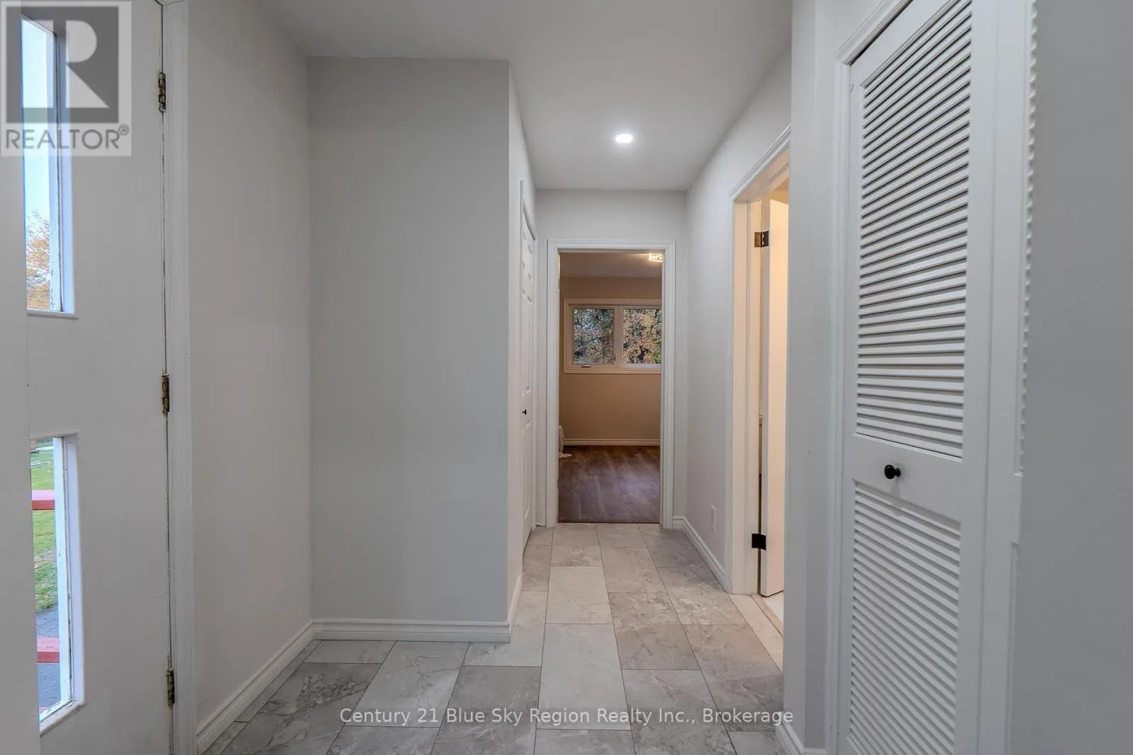 444 LANSDOWNE STREET E