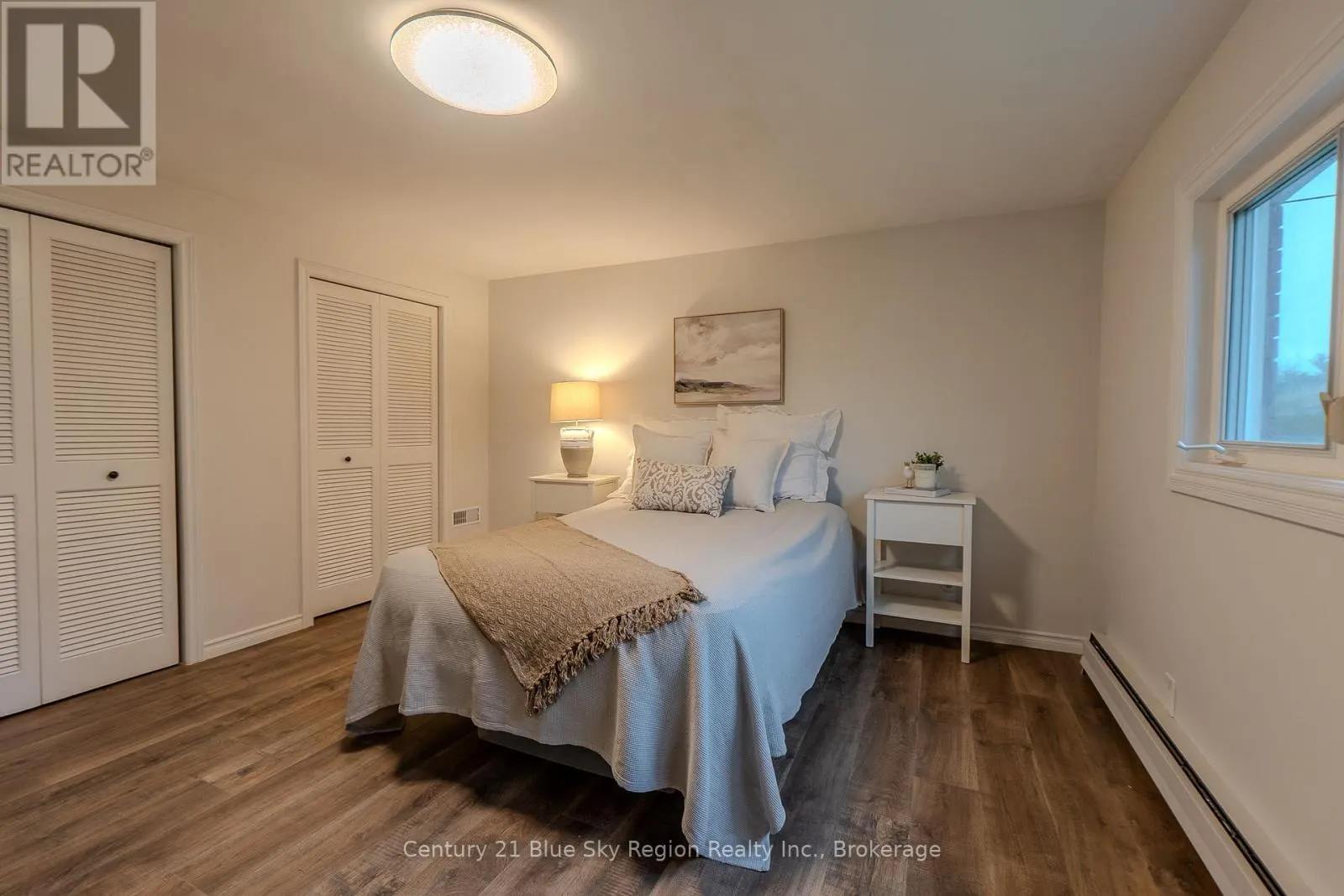 444 LANSDOWNE STREET E
