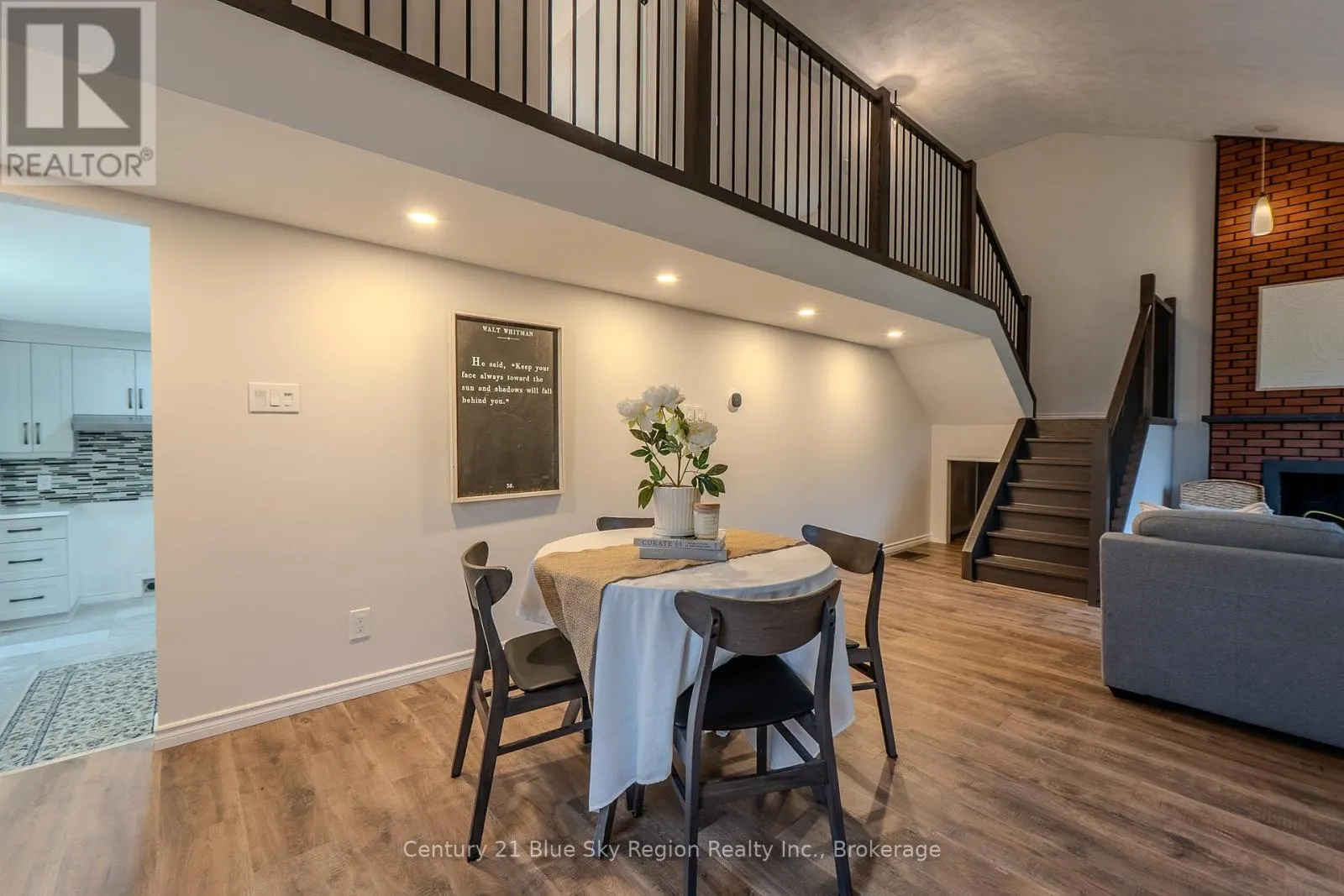444 LANSDOWNE STREET E