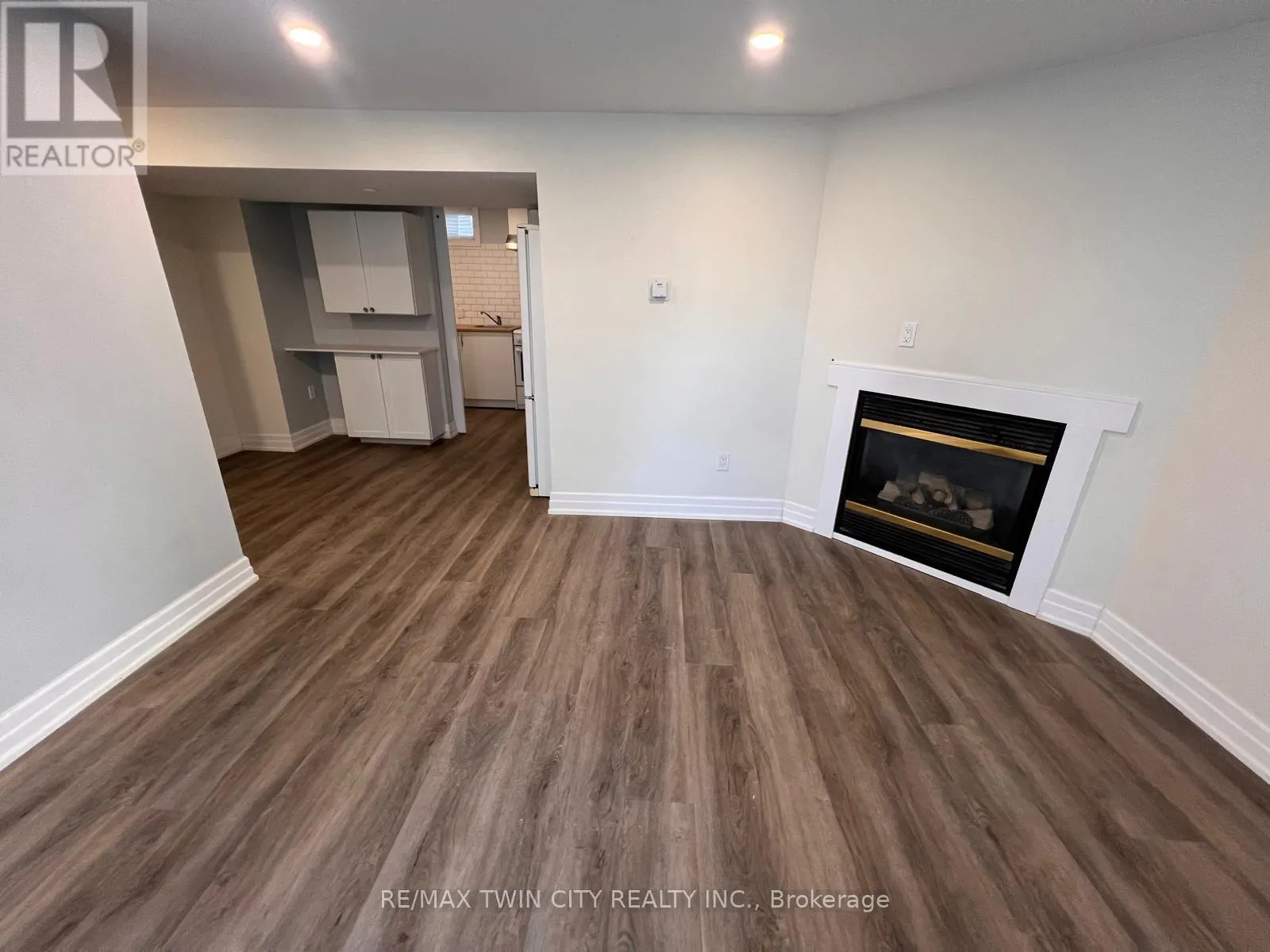 100 LAURIS AVENUE