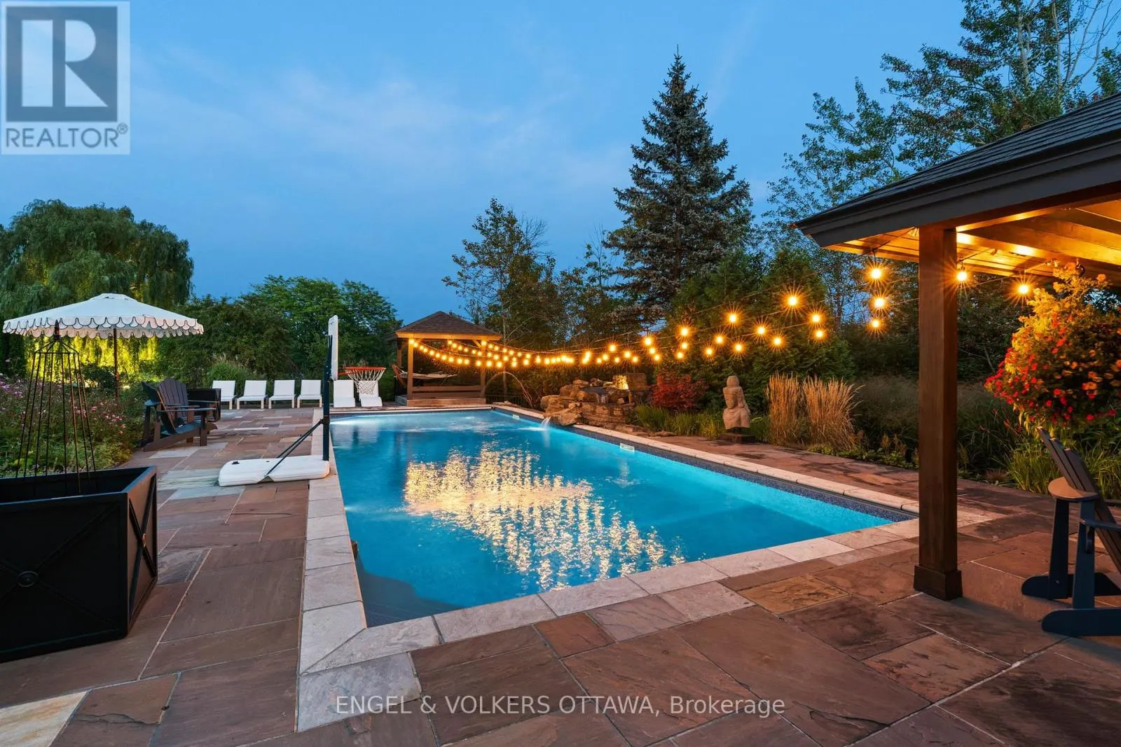 6351 RIDEAU VALLEY DRIVE N