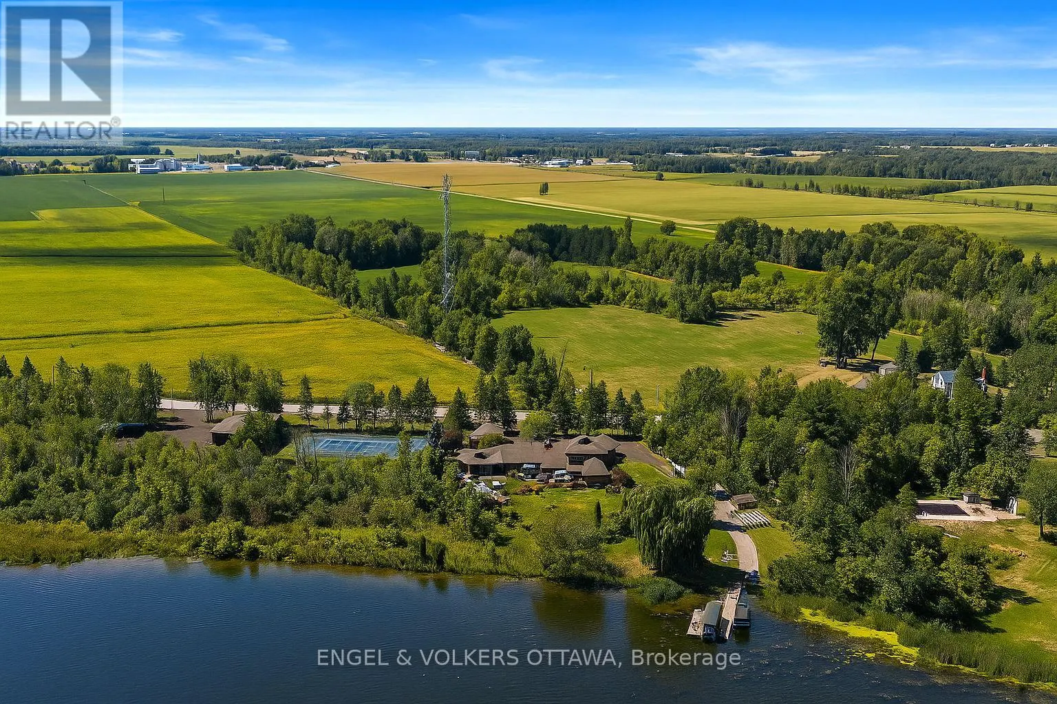6351 RIDEAU VALLEY DRIVE N