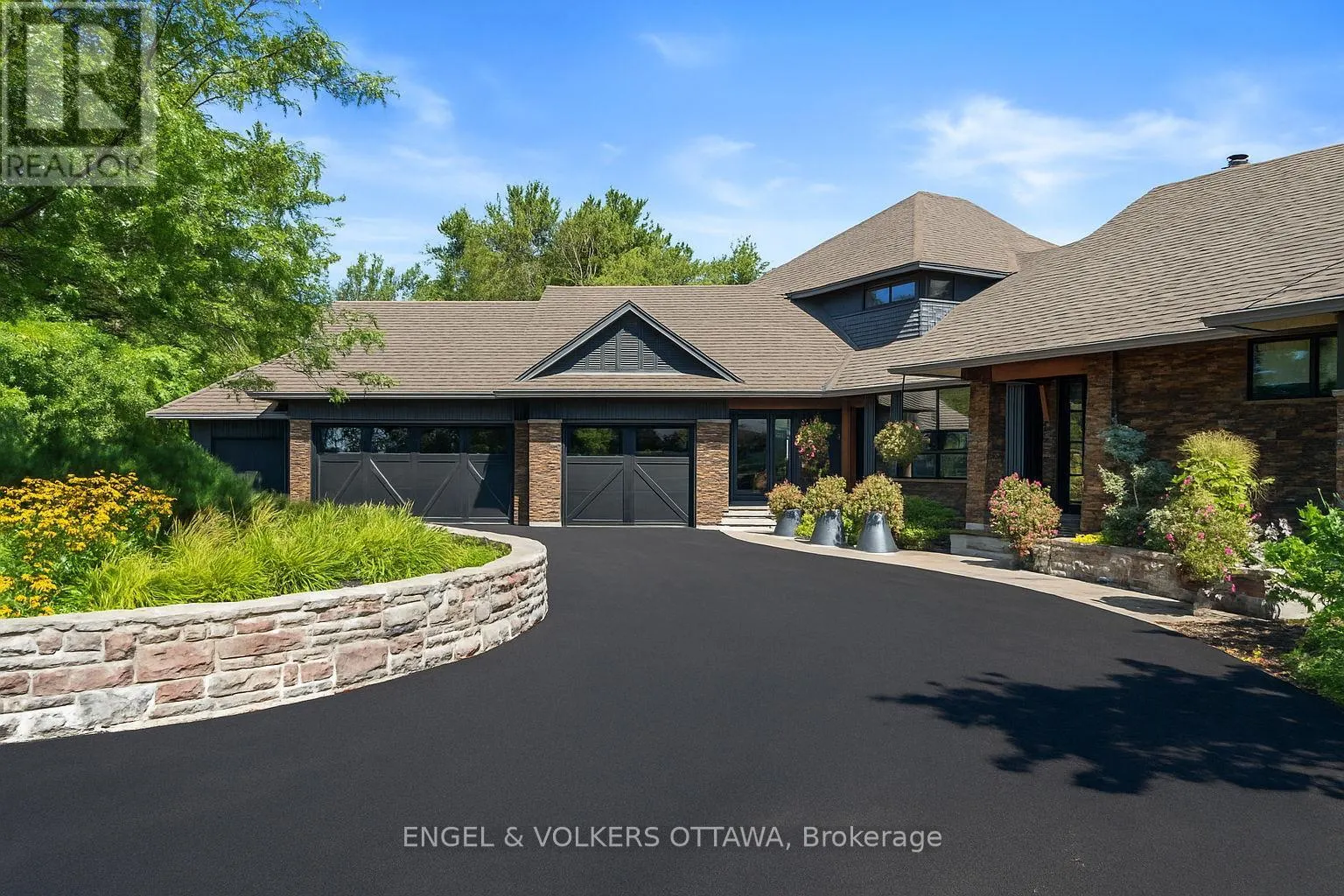6351 RIDEAU VALLEY DRIVE N