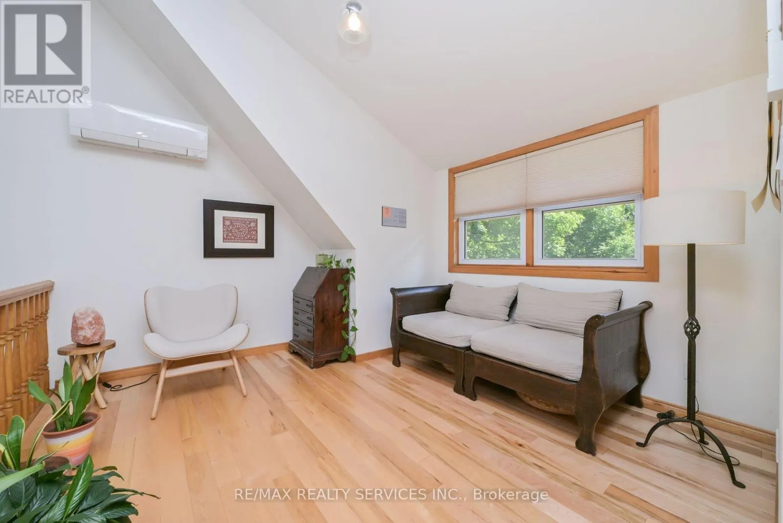 1 MOUNTAINVIEW ROAD