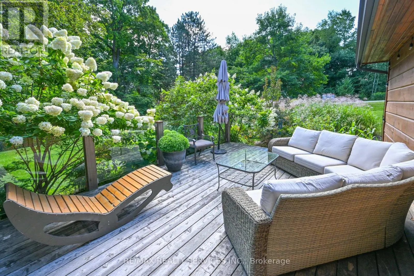 1 MOUNTAINVIEW ROAD