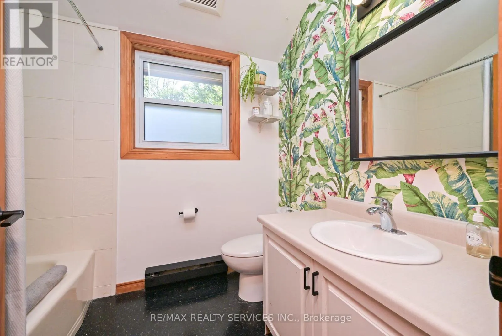 1 MOUNTAINVIEW ROAD
