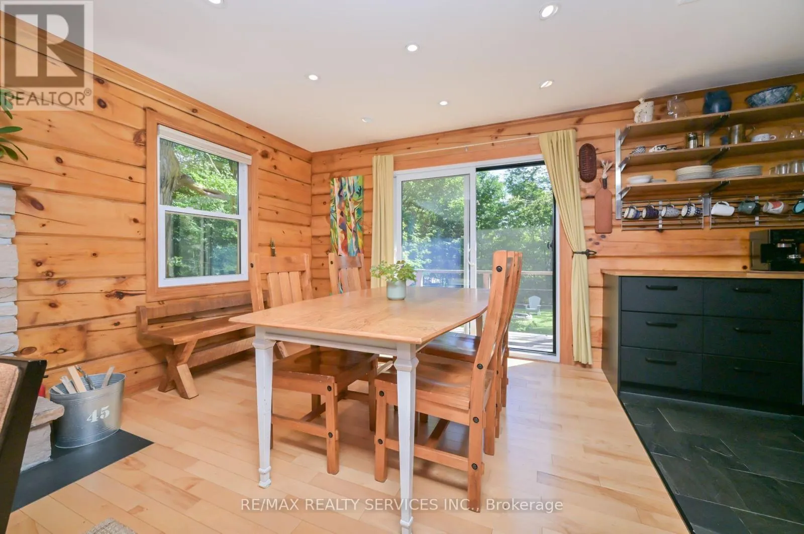 1 MOUNTAINVIEW ROAD