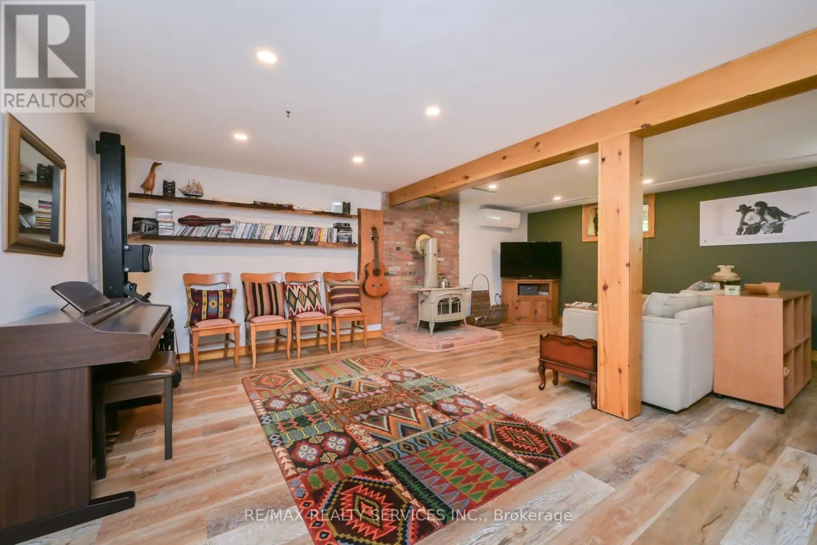 1 MOUNTAINVIEW ROAD