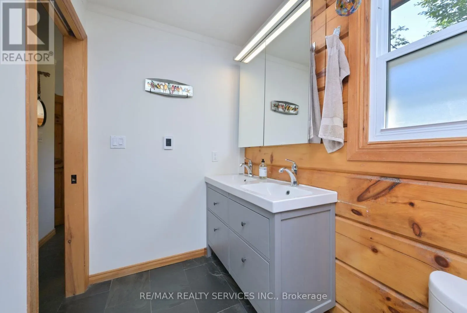 1 MOUNTAINVIEW ROAD