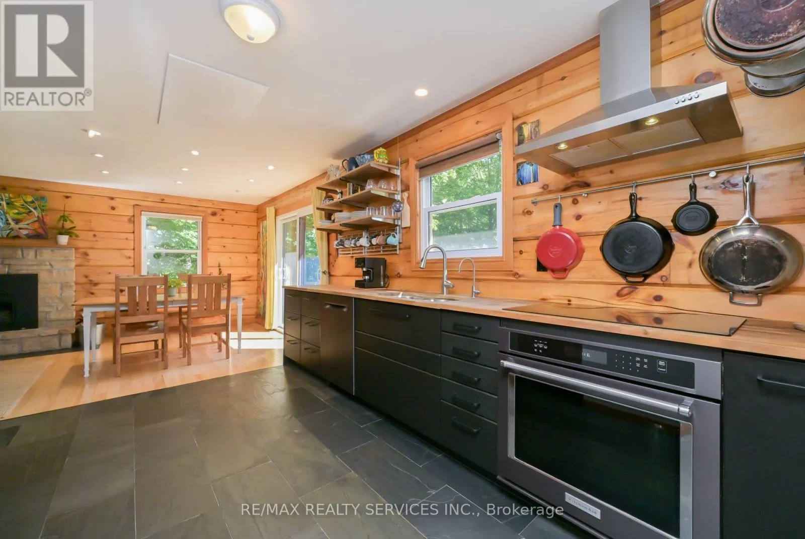 1 MOUNTAINVIEW ROAD