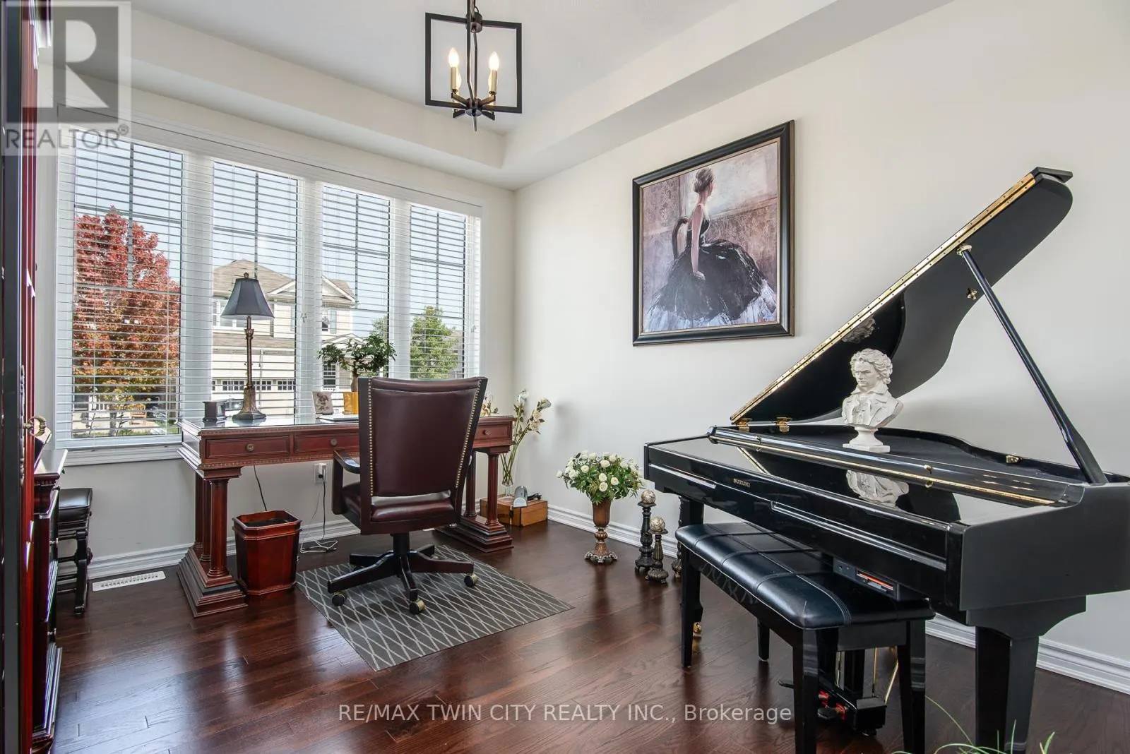 232 SHADY GLEN CRESCENT
