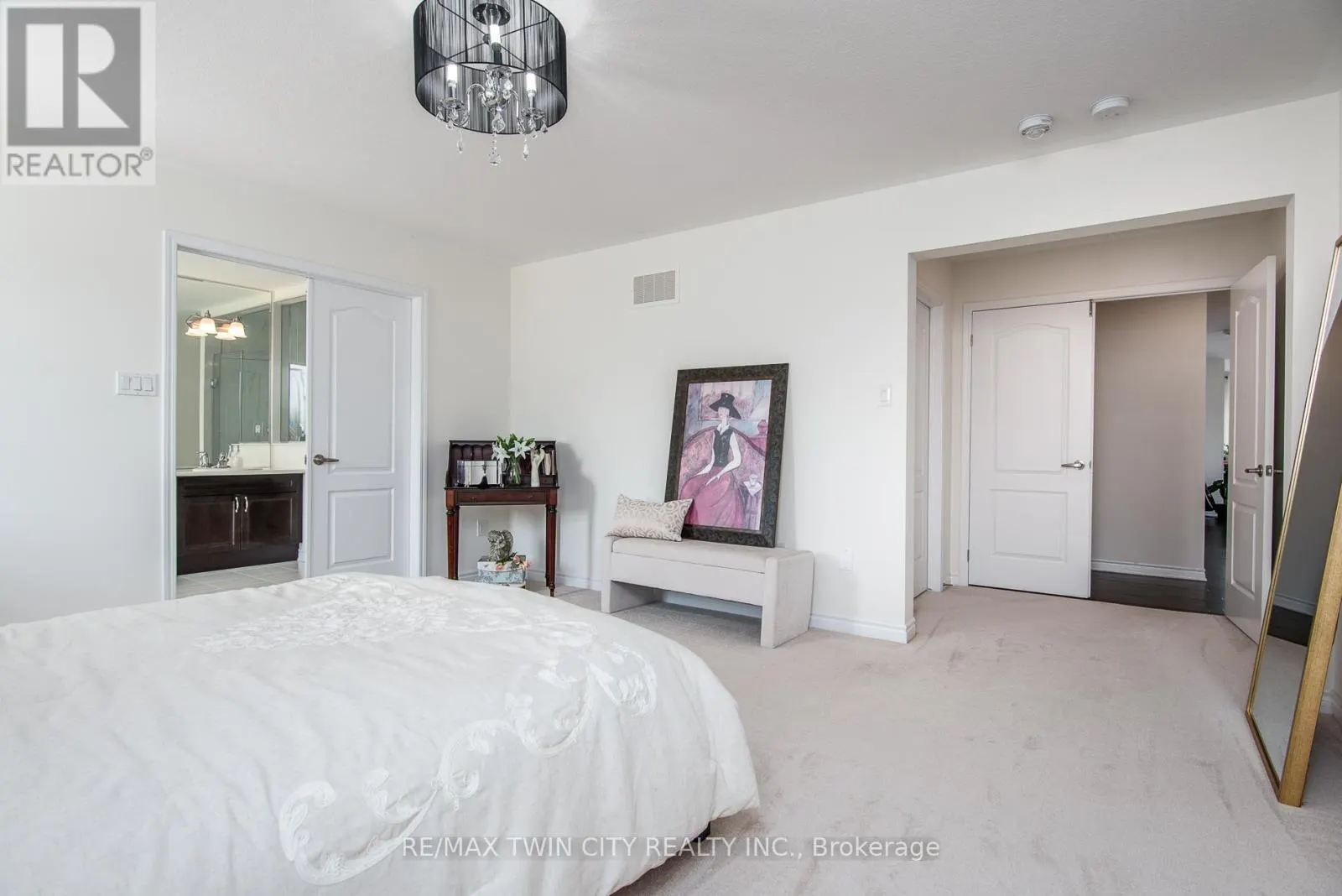 232 SHADY GLEN CRESCENT