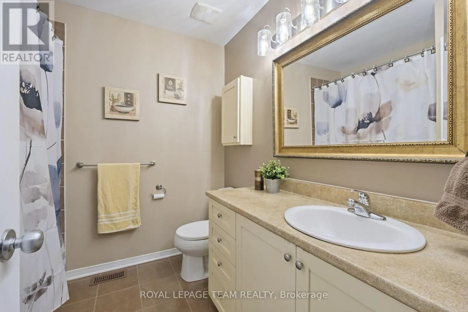 215 PARKROSE PRIVATE