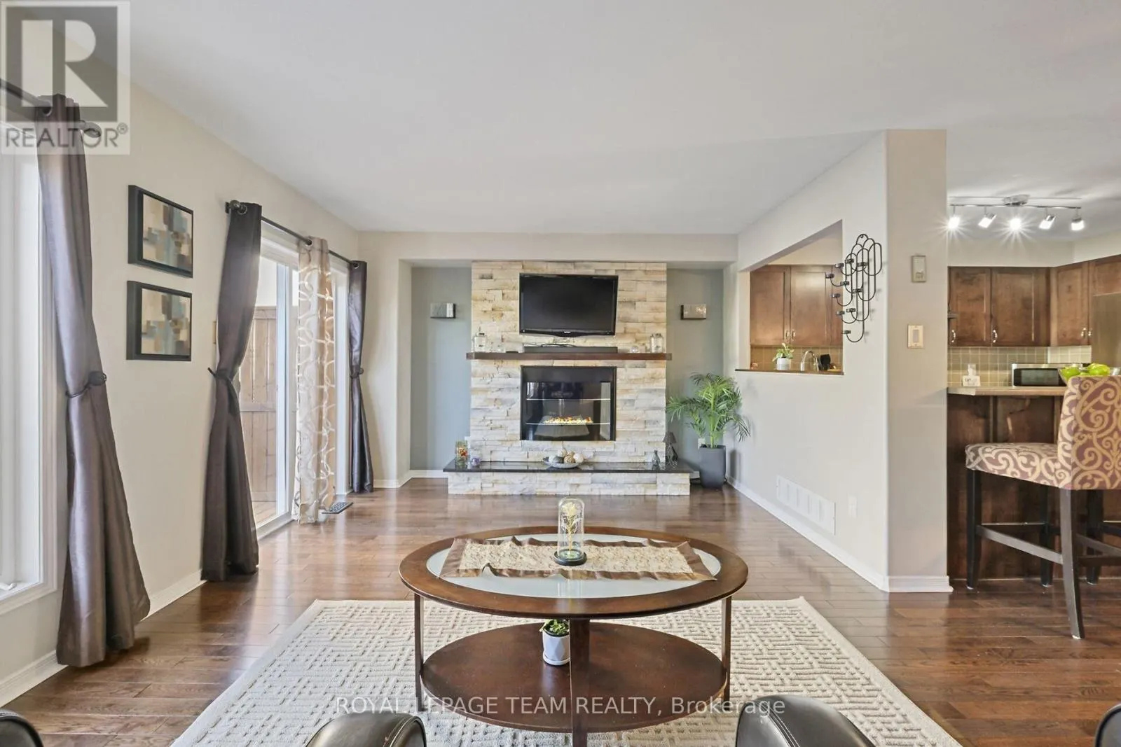 215 PARKROSE PRIVATE