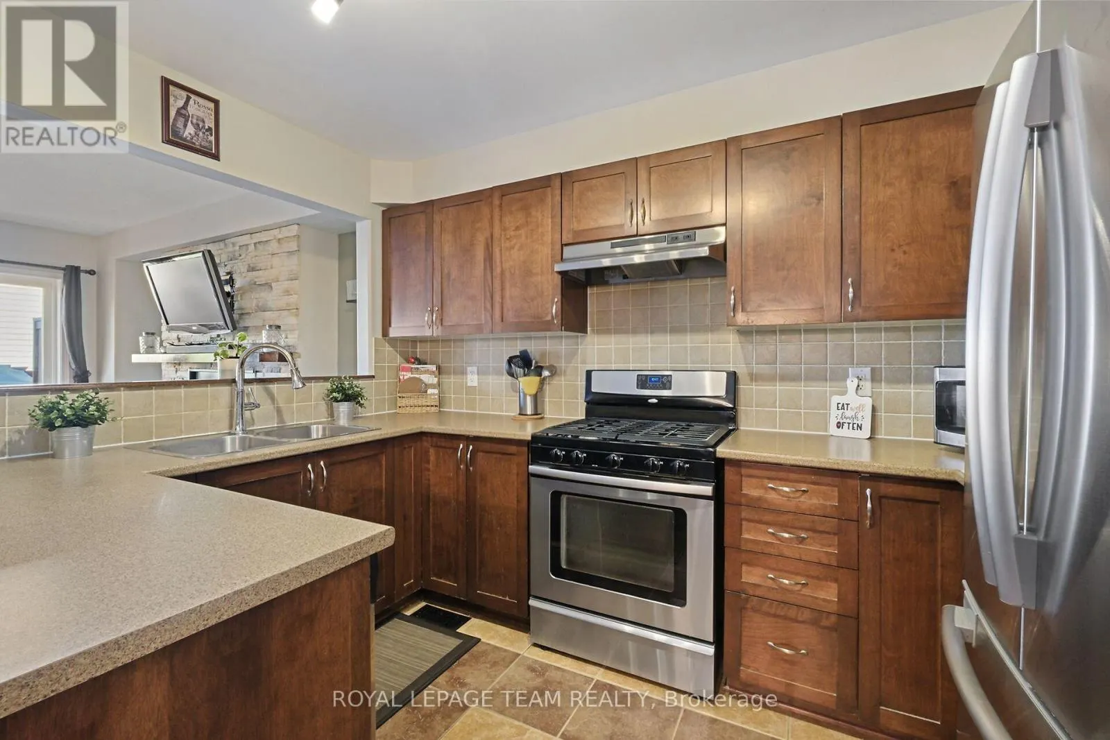 215 PARKROSE PRIVATE