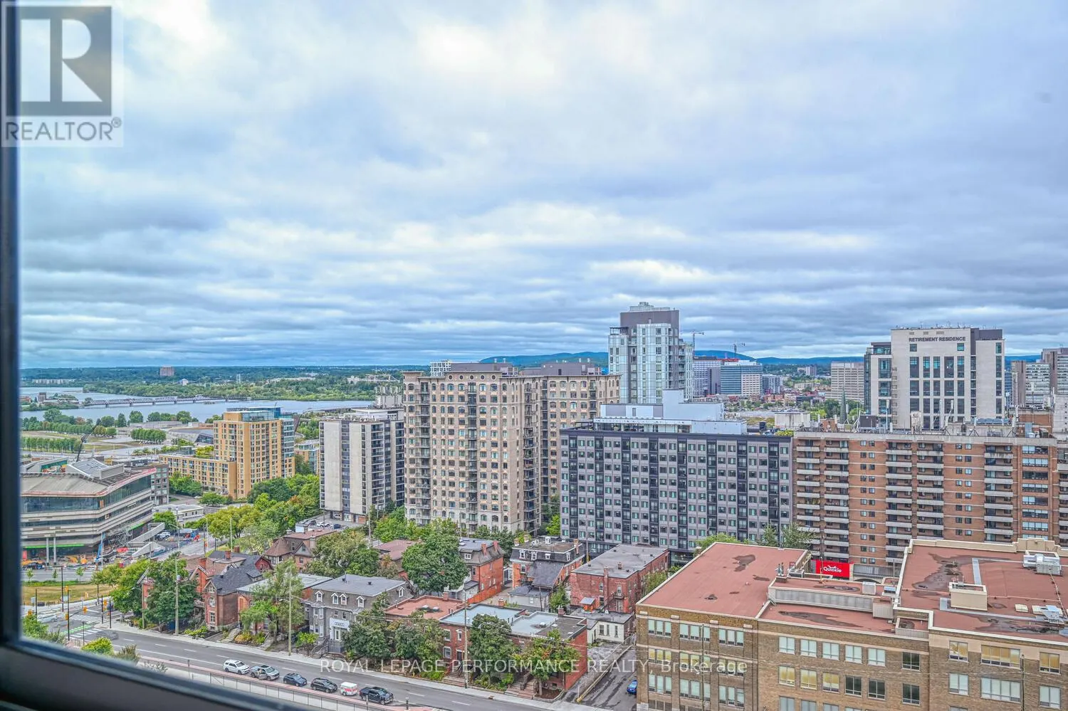 2103 - 500 LAURIER AVENUE W