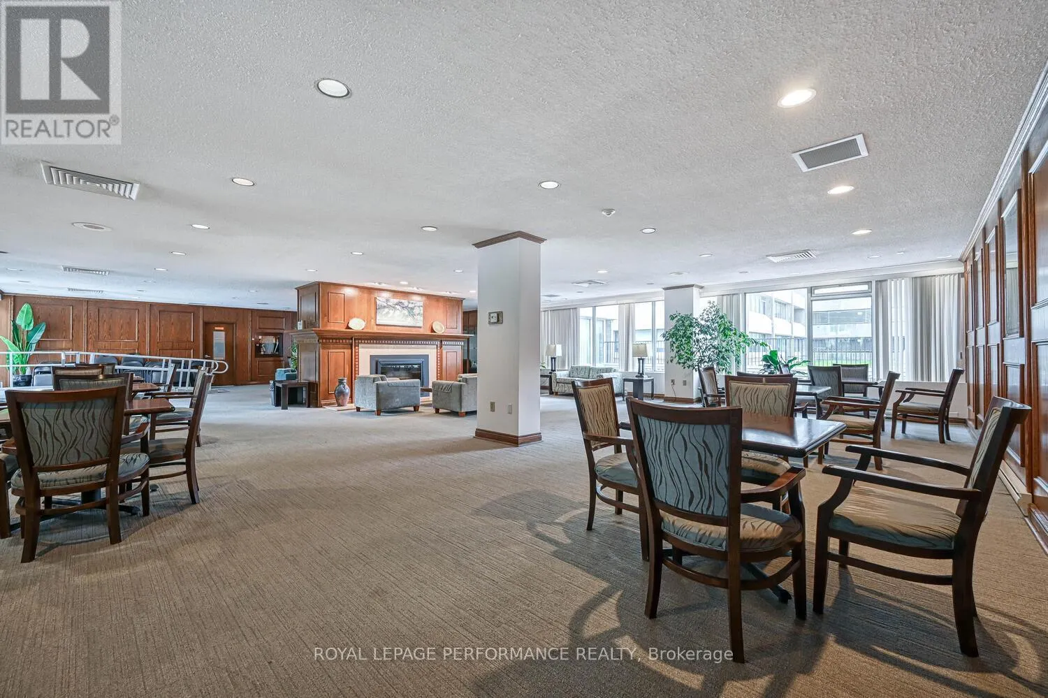 2103 - 500 LAURIER AVENUE W