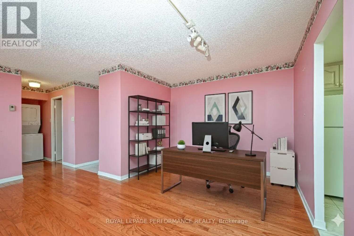 2103 - 500 LAURIER AVENUE W