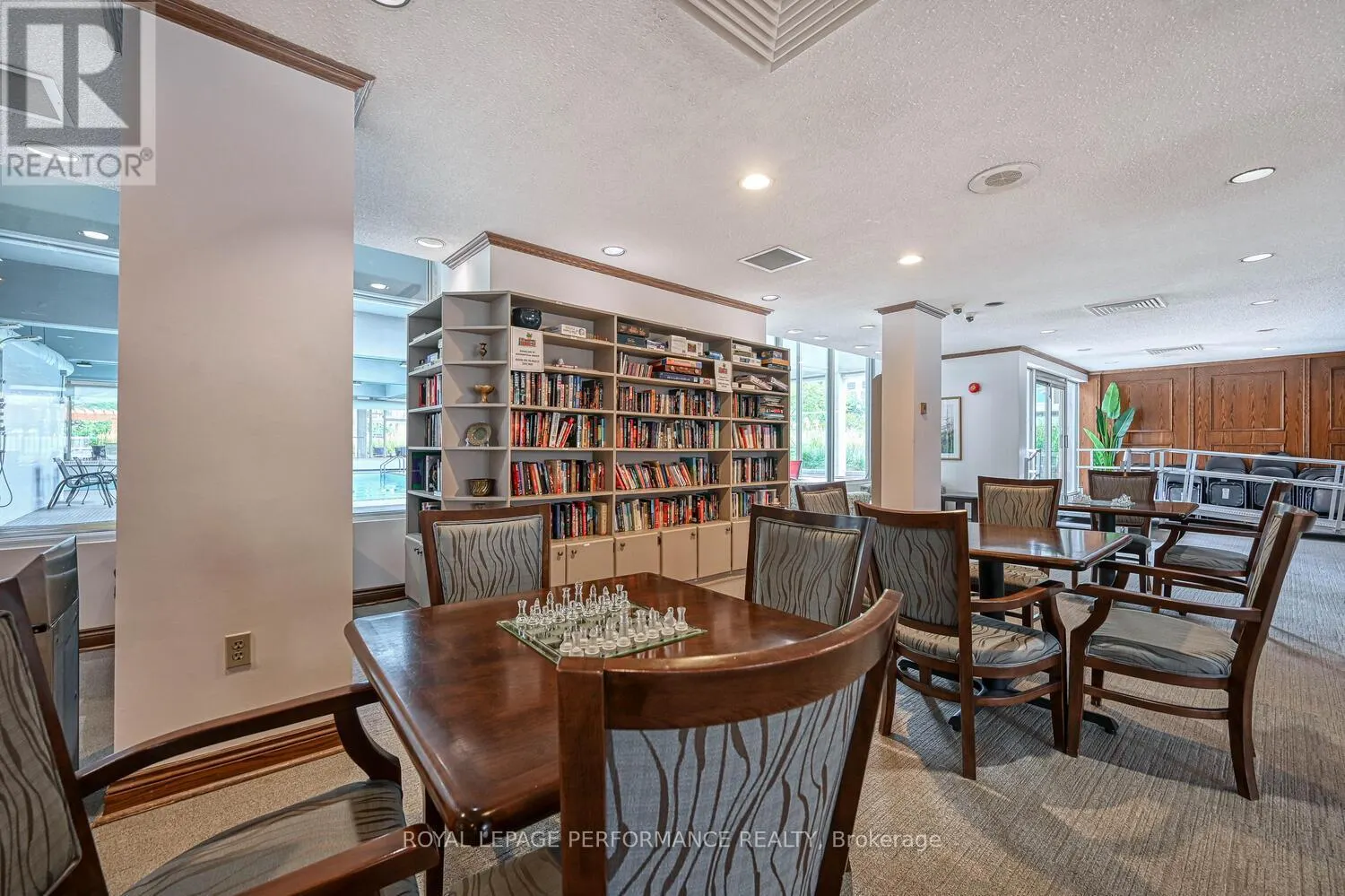 2103 - 500 LAURIER AVENUE W