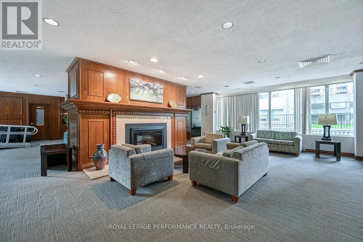 2103 - 500 LAURIER AVENUE W