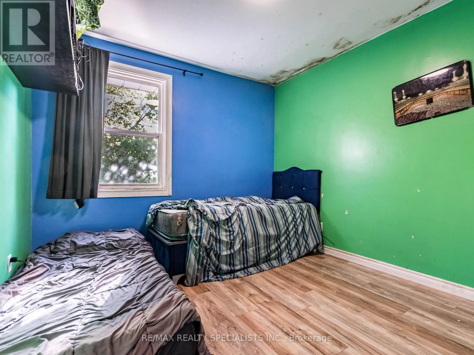 6 ENDFIELD AVENUE